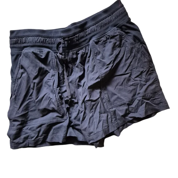 Lululemon Athletica Black Shorts 8 - Picture 2 of 5